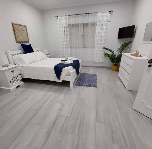 Semesterbostad Casa Palmeiras - Res. Of Elizabete And Fatima Horta (Azores)